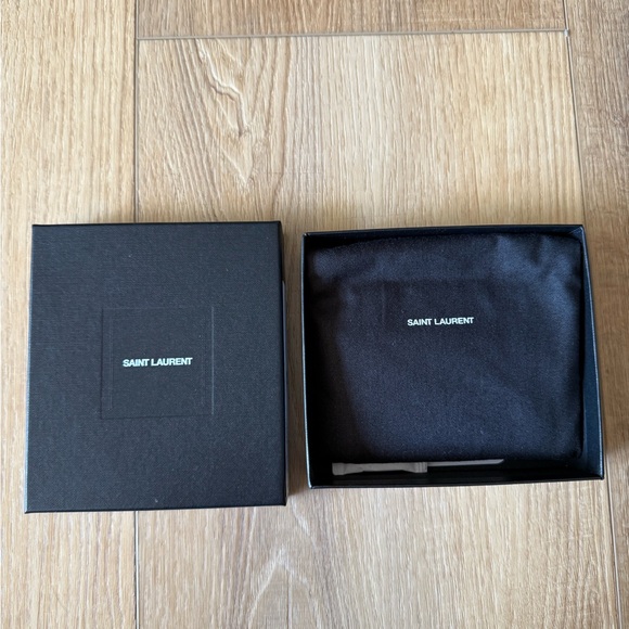 YSL Saint Laurent Fuchsia Cassandre Matelasse Card Case - NWT - Picture 6 of 7